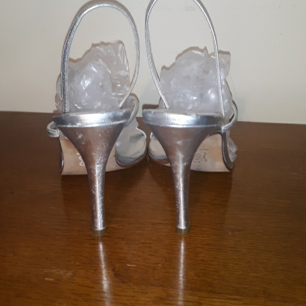 Shoes - Picture 2 of 7